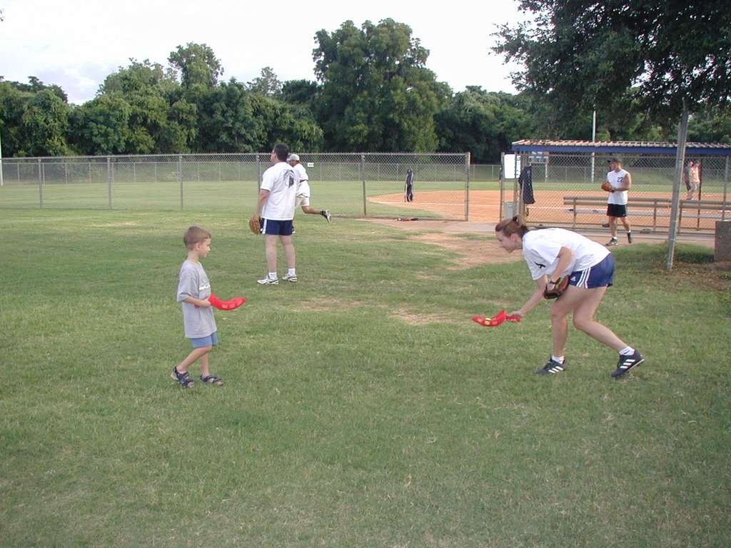 2004/07(July)/AAC-softball-picnic/2004-07-11-AAC-softball-picnic-01-Chance-Meggan.JPG