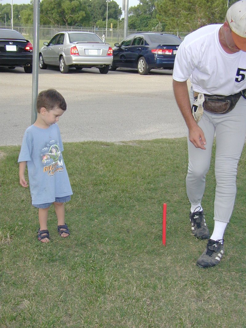 2004/07(July)/AAC-softball-picnic/800x600_2004-07-11-AAC-softball-picnic-06-Dax.JPG