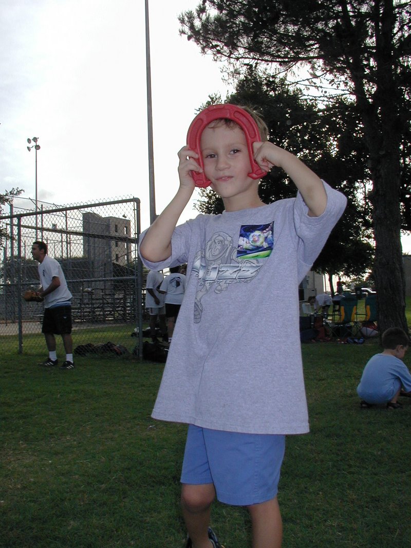 2004/07(July)/AAC-softball-picnic/800x600_2004-07-11-AAC-softball-picnic-09-Chance.JPG