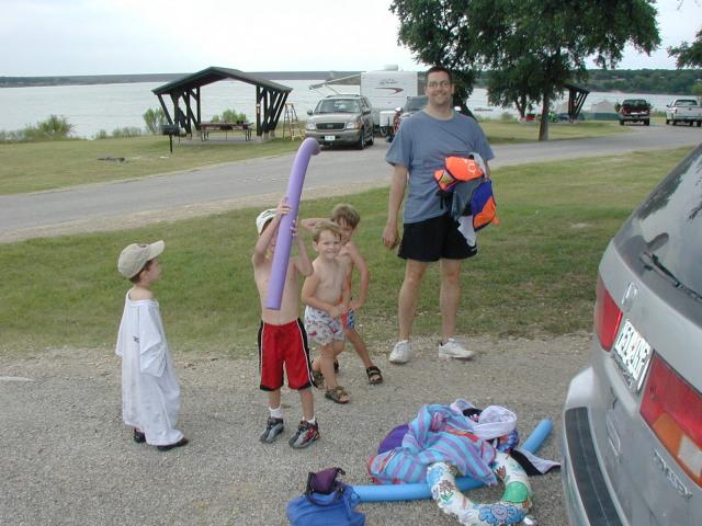2004/07(July)/Camping-Lake-Geogretown/640x480_2004-07-18-Camping-Lake-Georgetown-3-Chance-Case-Dax-Jack-Matt.JPG