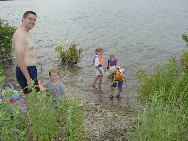 2004/07(July)/Camping-Lake-Geogretown/640x480_2004-07-18-Camping-Lake-Georgetown-5-Chance-Case-Dax-Jack-Matt.JPG