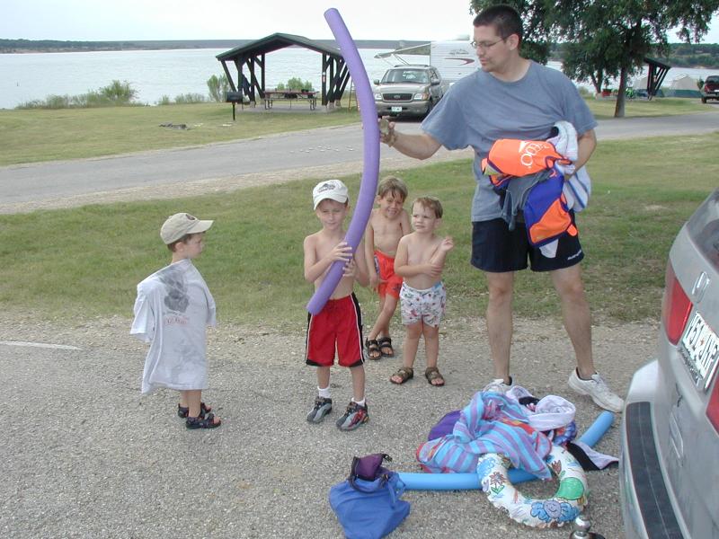 2004/07(July)/Camping-Lake-Geogretown/800x600_2004-07-18-Camping-Lake-Georgetown-4-Chance-Case-Dax-Jack-Matt.JPG