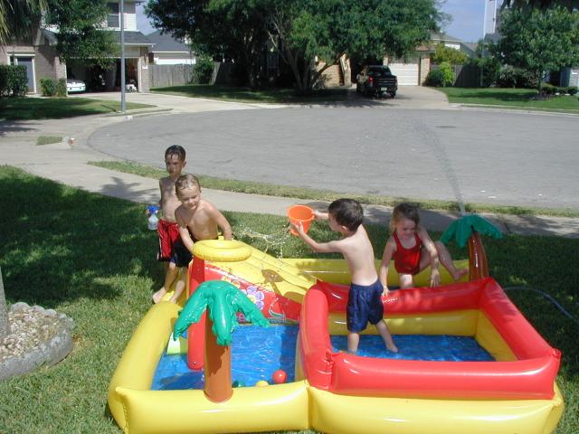 2004/07(July)/Cousins-sleepover/640x480_2004-07-24-cousins-sleepover-1-pool-Chance-Dax-Vale-Kyla.JPG