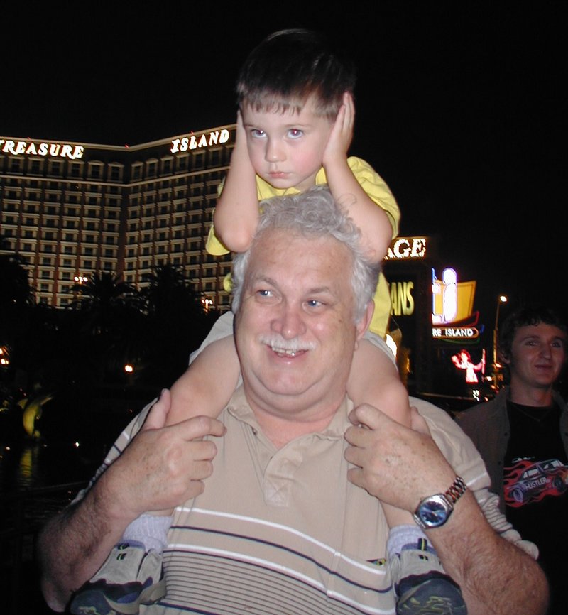 2004/07(July)/LasVegas/800x600_2004-07-07-Las-Vegas-08-Jim-Dax.JPG
