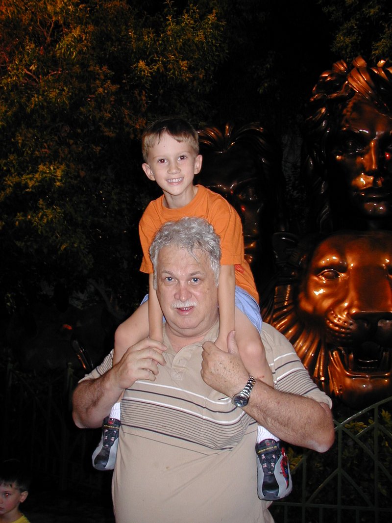 2004/07(July)/LasVegas/800x600_2004-07-07-Las-Vegas-10-Jim-Chance.JPG