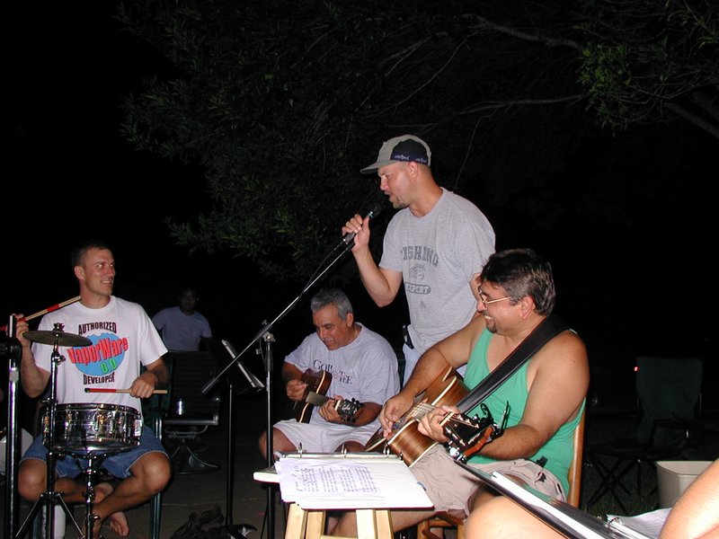 2004/07(July)/Neighboorhood-Jam-Session/800x600_2004-07-03-Neighboorhood-Jam-Session-5-Travis-John-Chris-George.JPG