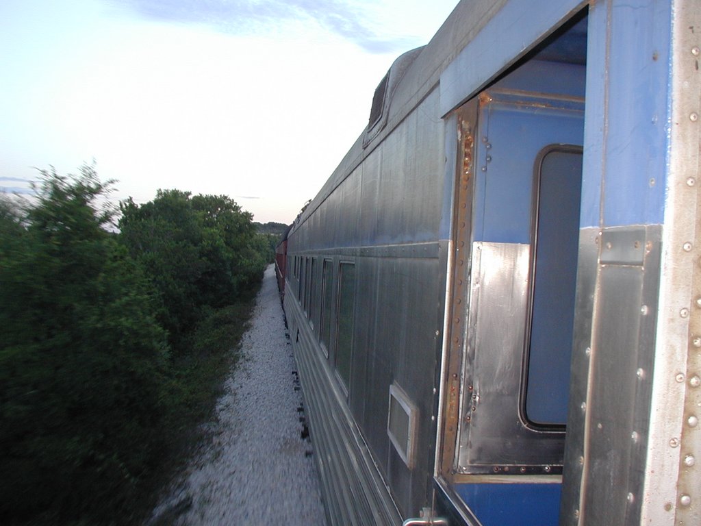 2004/07(July)/PNO-RR-Flyer/1024x768_2004-07-24-PNO-06-RoundRock-Flyer-Train.JPG