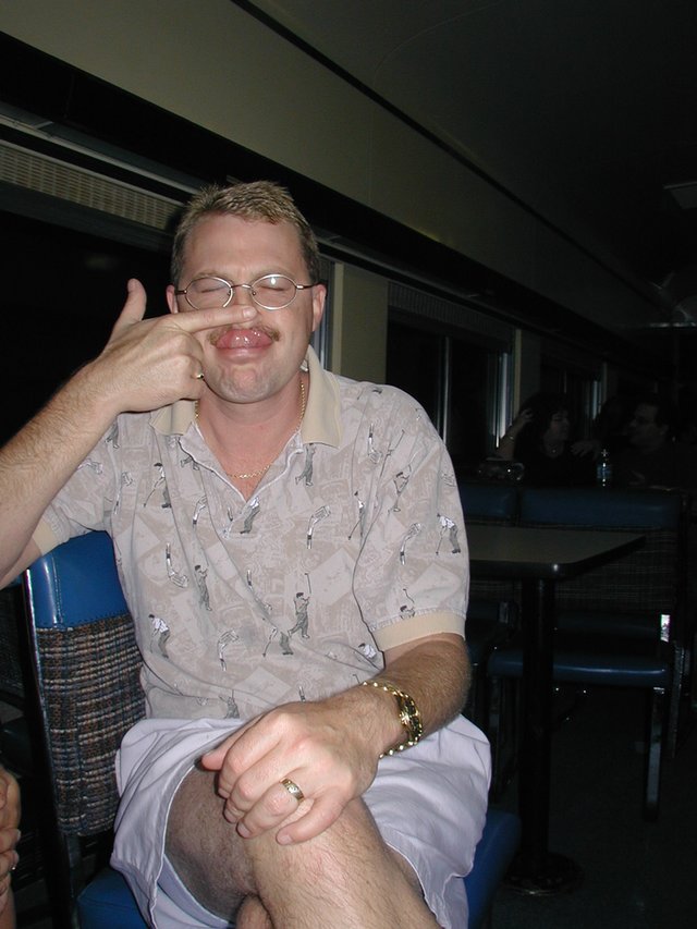 2004-07-24-PNO-15-RoundRock-Flyer-Train-Doug-nose.JPG