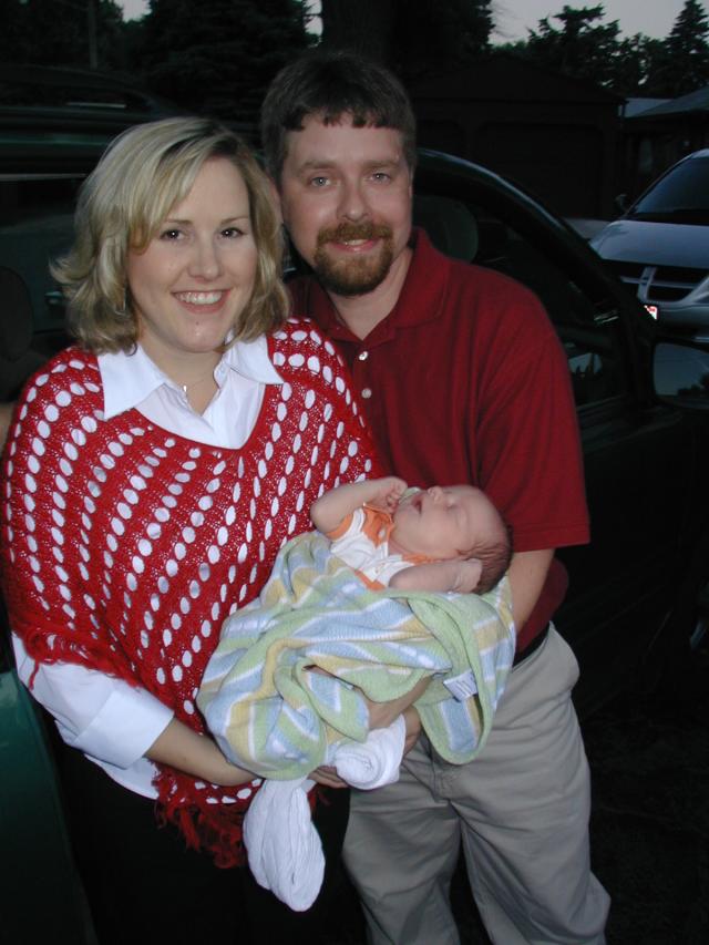 2004-07-28-MaryHelen-Scott-funeral-4-Becky-Jason-baby.JPG