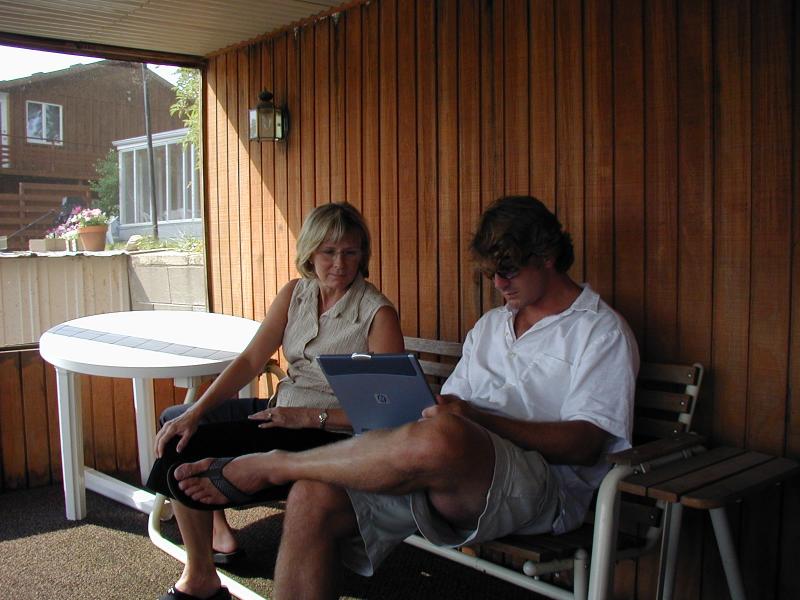 2004/07(July)/SD-Mary-Helen-Scott-Funeral/2004-07-28-MaryHelen-Scott-funeral-1-Janeen-Justin.JPG