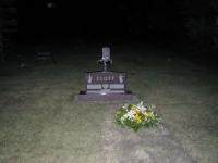 2004-07-29-MaryHelen-Scott-funeral-4-plot.JPG