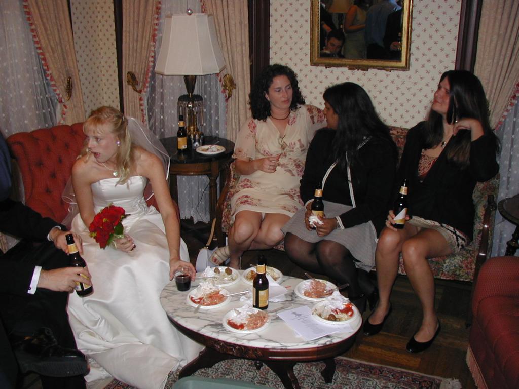 2004/07(July)/Shane-Jaynelle-Wedding/1024x768_2004-07-02-Shane-Jaynelle-Wedding-13-Suzi-Neeta-Kiffin.JPG