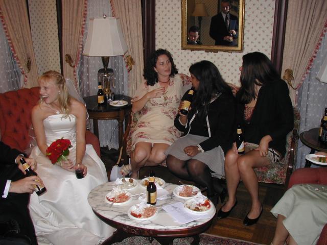2004/07(July)/Shane-Jaynelle-Wedding/640x480_2004-07-02-Shane-Jaynelle-Wedding-14-Suzi-Neeta-Kiffin.JPG