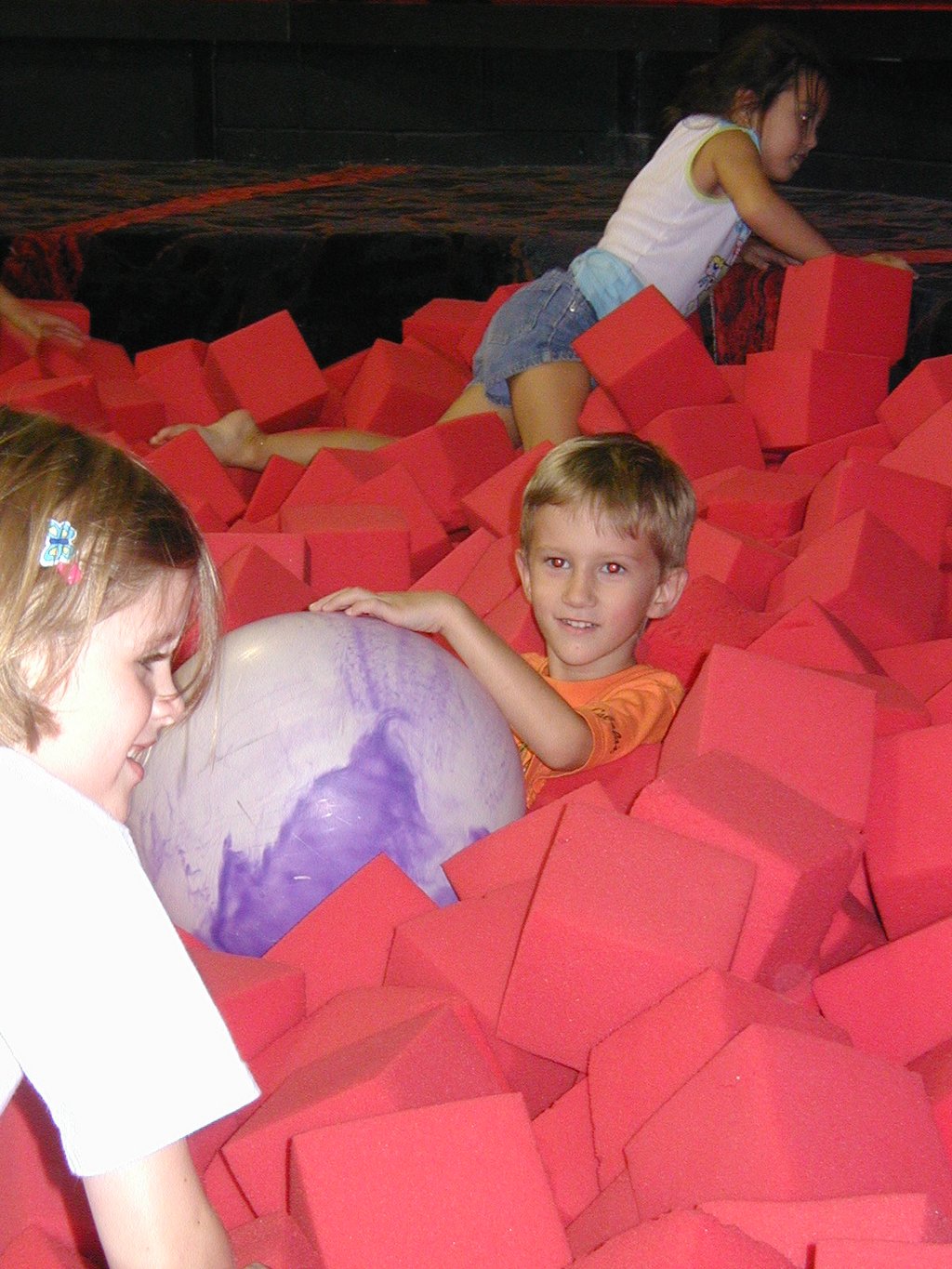 2004/08(August)/Case-3rd-Bday/1024x768_2004-08-14-Case-Bday-08-Chance-volcano.JPG