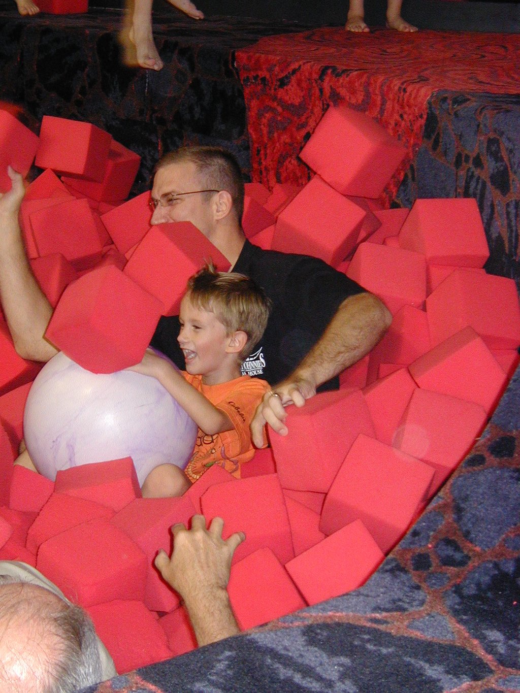 2004/08(August)/Case-3rd-Bday/1024x768_2004-08-14-Case-Bday-10-Travis-Chance-volcano.JPG
