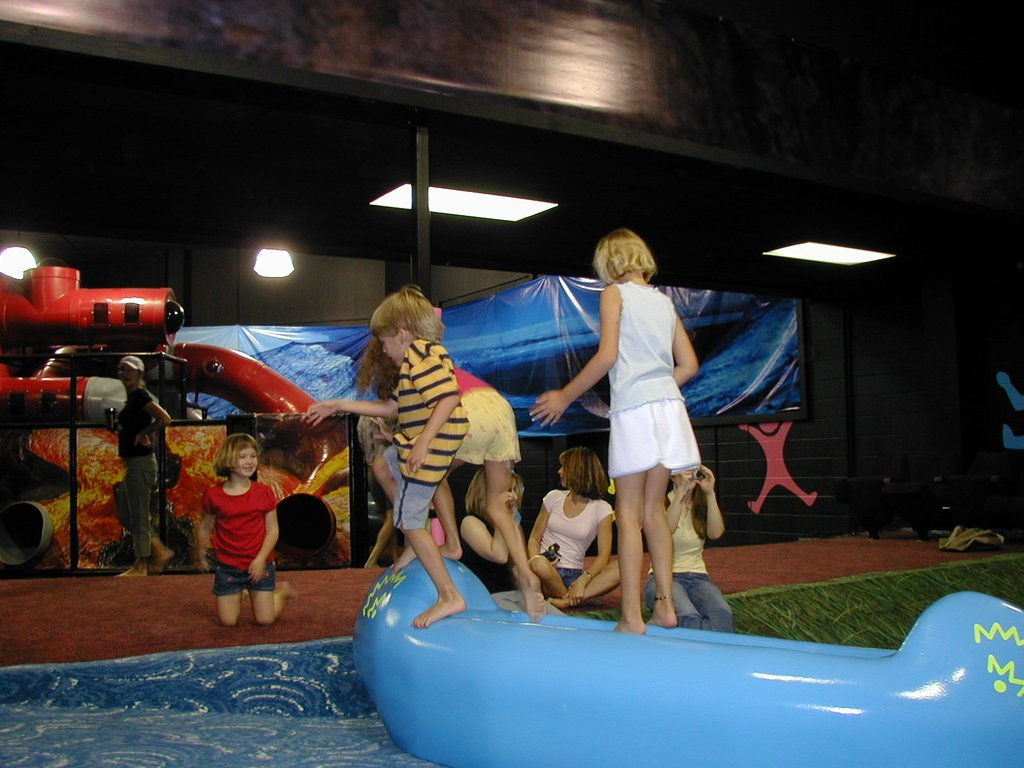 2004/08(August)/Case-3rd-Bday/1024x768_2004-08-14-Case-Bday-21-Jack-Megan.JPG