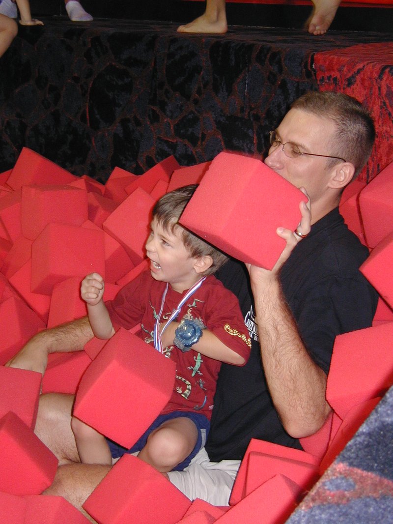 2004-08-14-Case-Bday-02-Travis-Dax-volcano.JPG