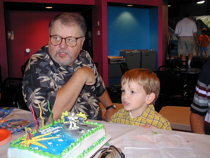 2004-08-14-Case-Bday-19-Jim.JPG