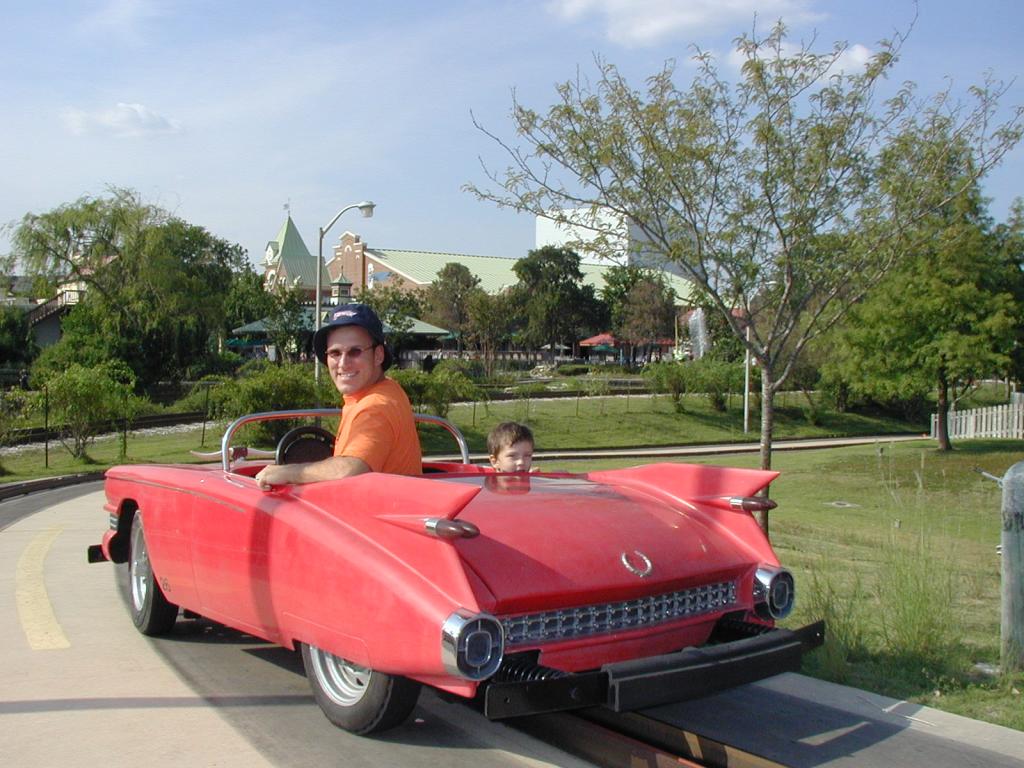 2004-08-15-Fiesta-Texas-57-Travis-Dax-cars.JPG