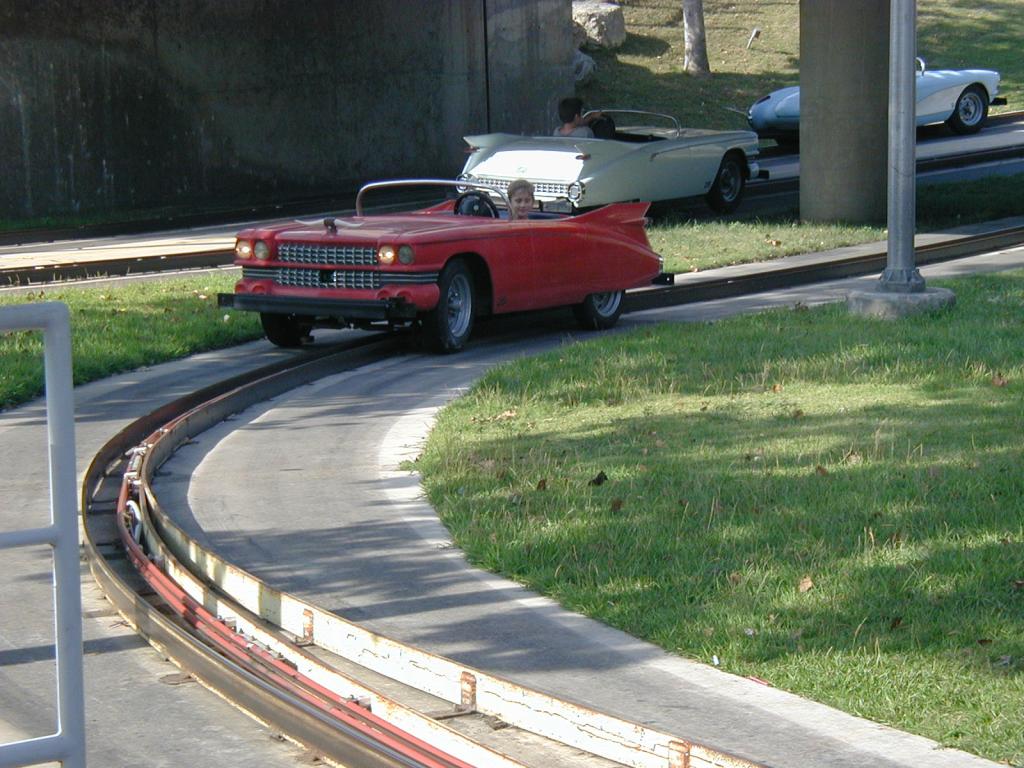 2004/08(August)/FiestaTexas/1024x768_2004-08-15-Fiesta-Texas-63-Chance-car.JPG