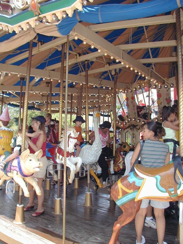 2004-08-15-Fiesta-Texas-28-Chance-merry-go-round.JPG