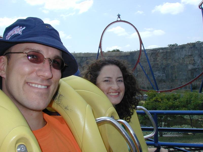 2004/08(August)/FiestaTexas/800x600_2004-08-15-Fiesta-Texas-25-Travis-Suzi-Superman.JPG