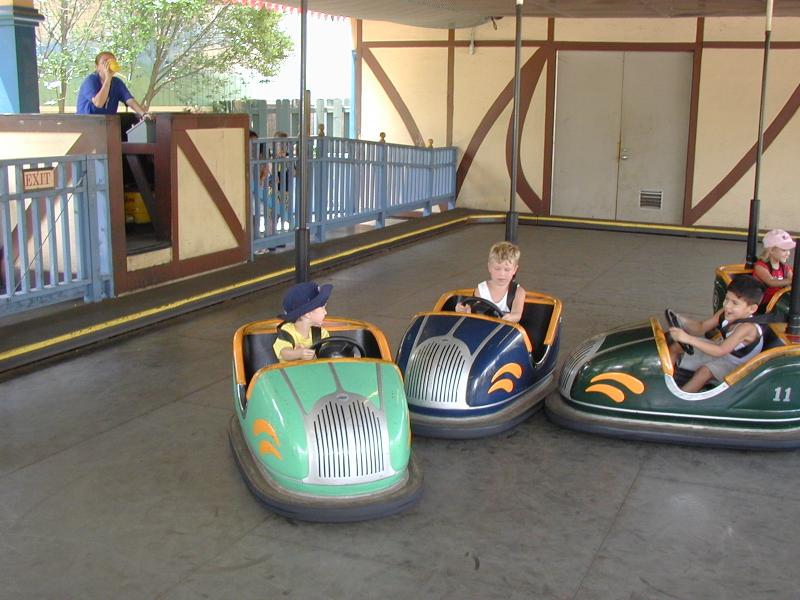2004-08-15-Fiesta-Texas-44-Bryant-Dax-bumpercars.JPG