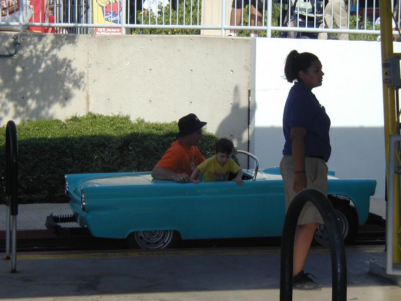 2004-08-15-Fiesta-Texas-62-Travis-Dax-cars.JPG