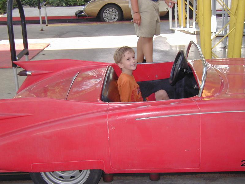 2004/08(August)/FiestaTexas/800x600_2004-08-15-Fiesta-Texas-64-Chance-car.JPG
