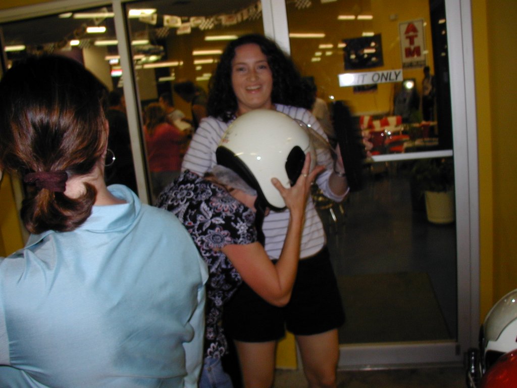 2004/08(August)/PNO-RPM/1024x768_2004-08-21-PNO-RPM-7-Suzi.JPG