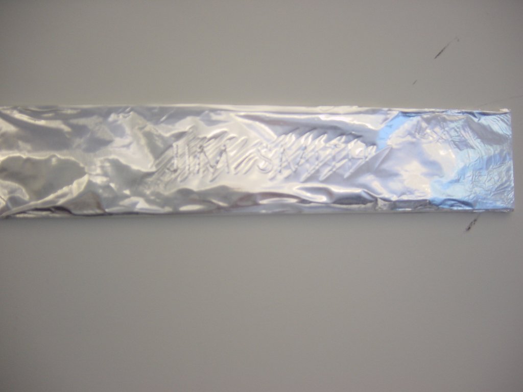 2004/08(August)/Tin-Foil-Desk/1024x768_ShinyPantsDesk.6.JPG