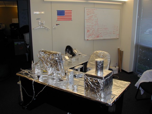 2004/08(August)/Tin-Foil-Desk/640x480_2004-08-15-Jim-Earl-Pants-Tin-Foil-Desk-2.JPG