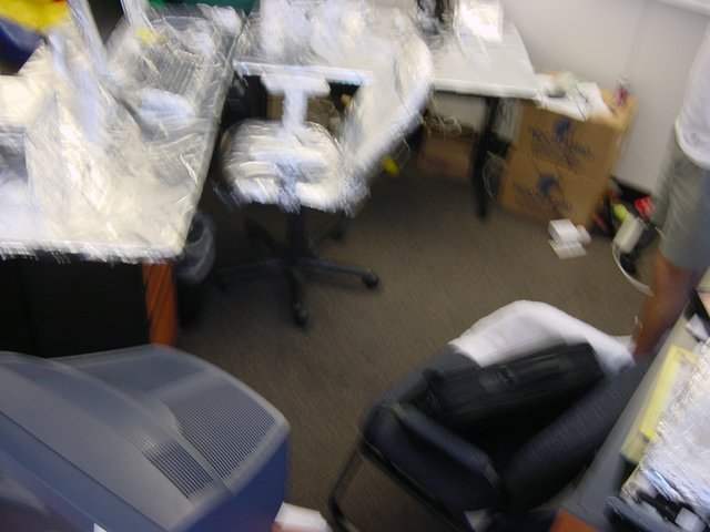 2004/08(August)/Tin-Foil-Desk/640x480_ShinyPantsDesk.2.JPG