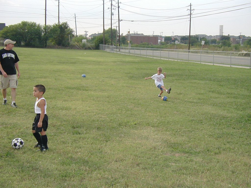 2004/09(September)/Cobra-Soccer/1024x768_2004-09-02-First-Soccer-Practice-Chance-Christian-CoachMark.JPG