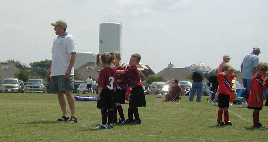 2004/09(September)/Cobra-Soccer/1024x768_2004-09-11-Soccer-04-Chance-CoachMark-Matthew-Tori.JPG