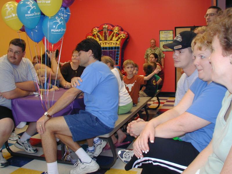 2004/09(September)/Megan-Emily-Bday/800x600_2004-09-25-Bday-party-4-Chance.JPG
