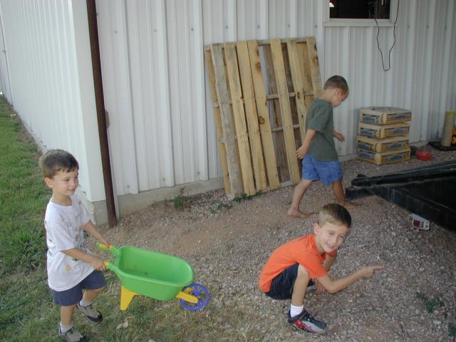 2004-09-03-Mike-and-Carla-2-Chance-Dax-Colton.JPG