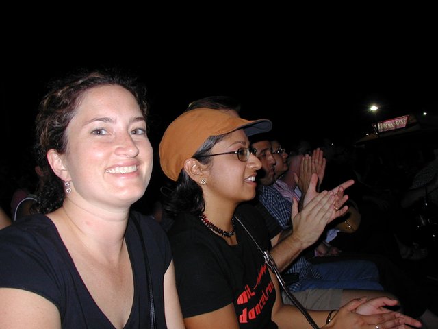 2004-09-17-PNO-Sting-06-Suzi-Kavita.JPG