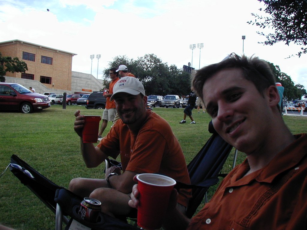 2004/09(September)/Texas-Tailgaters/1024x768_2004-09-04-Texas-Tailgate-2-Josh.JPG