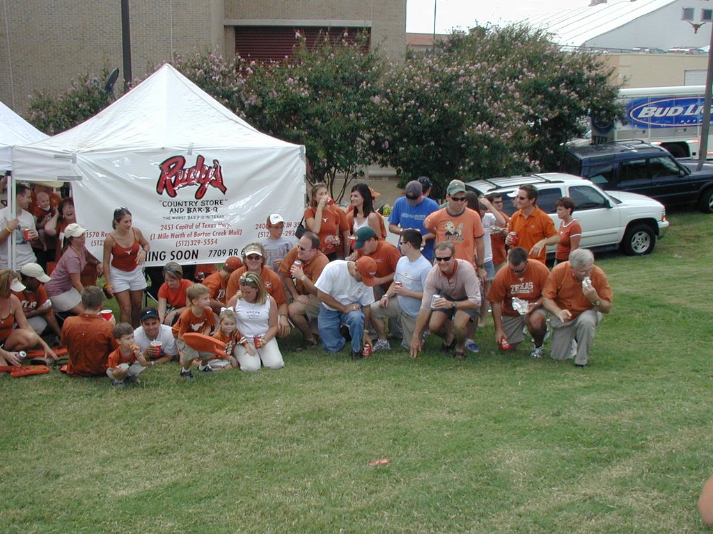 2004/09(September)/Texas-Tailgaters/1024x768_2004-09-04-Texas-Tailgate-6-group.JPG