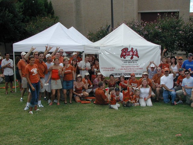 2004/09(September)/Texas-Tailgaters/640x480_2004-09-04-Texas-Tailgate-5-group.JPG