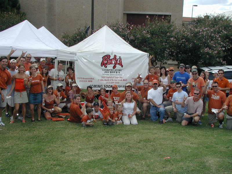 2004/09(September)/Texas-Tailgaters/800x600_2004-09-04-Texas-Tailgate-4-group.JPG