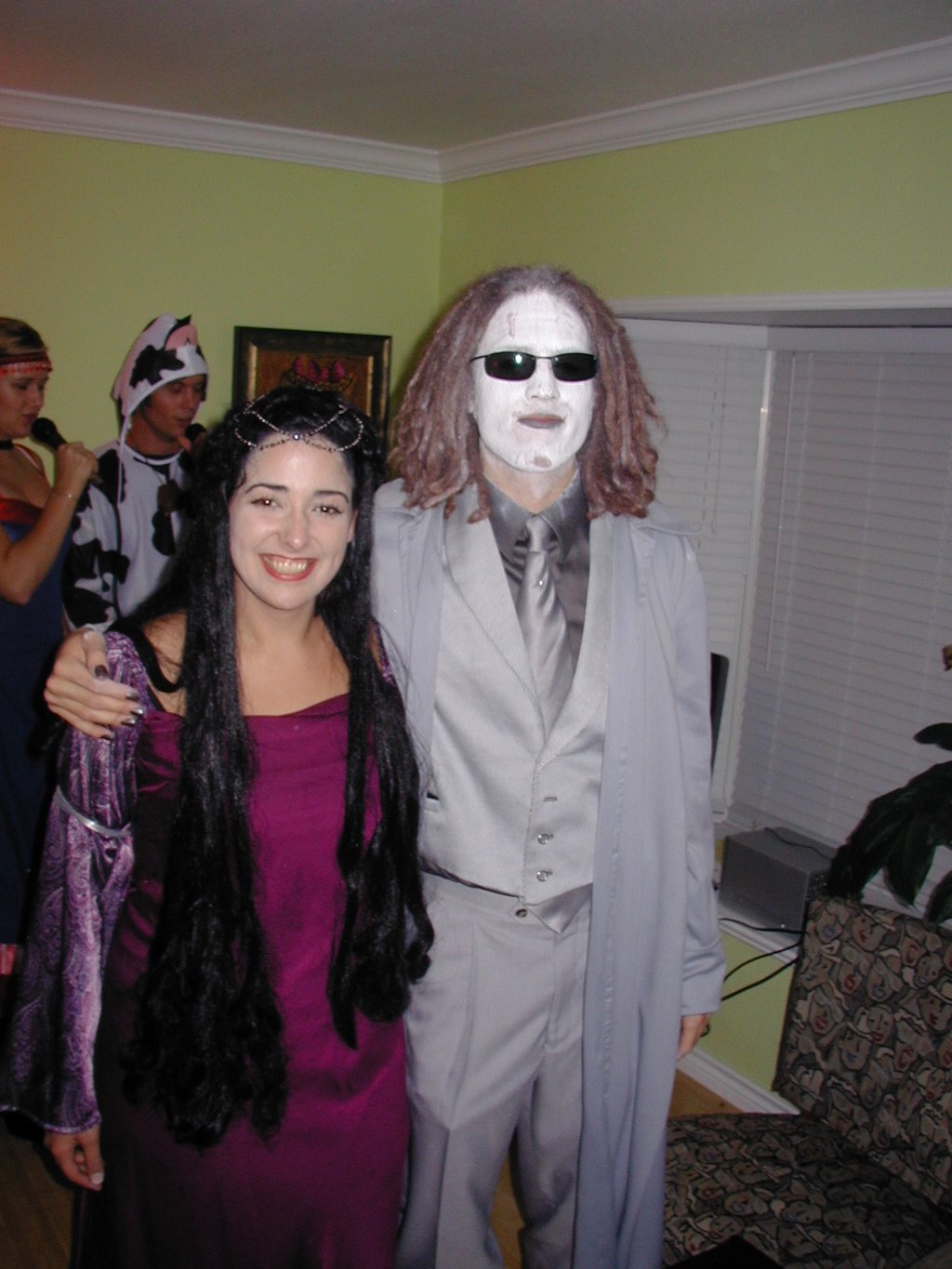 2004/10(October)/Halloween/1024x768_2004-10-30-Halloween-party-2-Mark-Vanessa.JPG