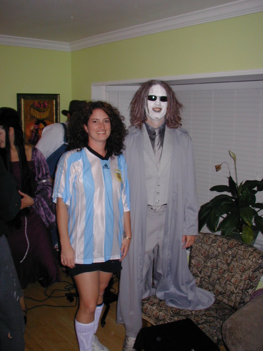 2004/10(October)/Halloween/1024x768_2004-10-30-Halloween-party-3-Mark-Suzi.JPG