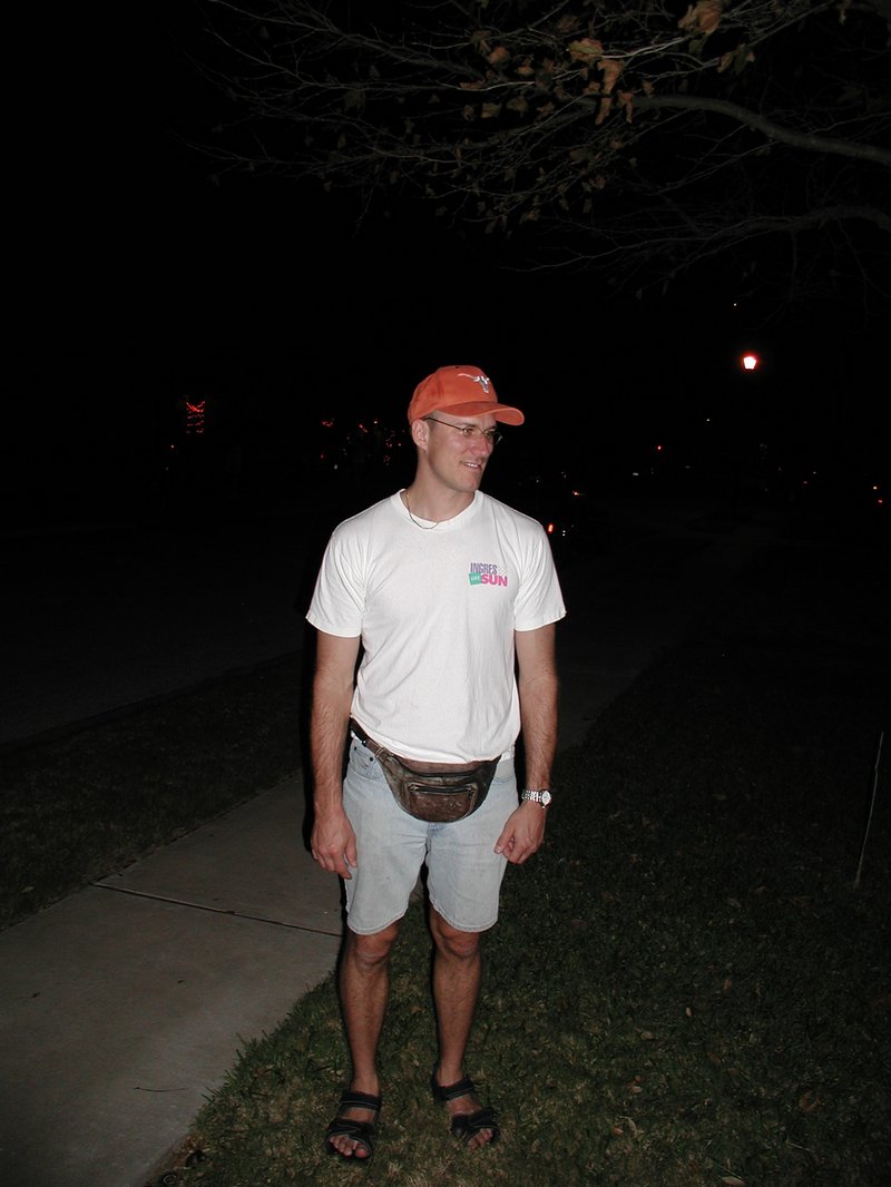 2004-10-31-Halloween-Trick-or-treat-4-Travis.JPG