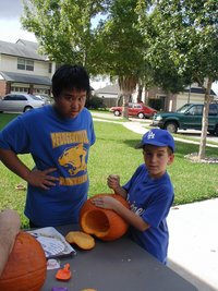 2004-10-31-Halloween-03-pumpkin-carving-Tyler-Tanner.JPG