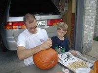 2004-10-31-Halloween-06-pumpkin-carving-Travis-Chance.JPG