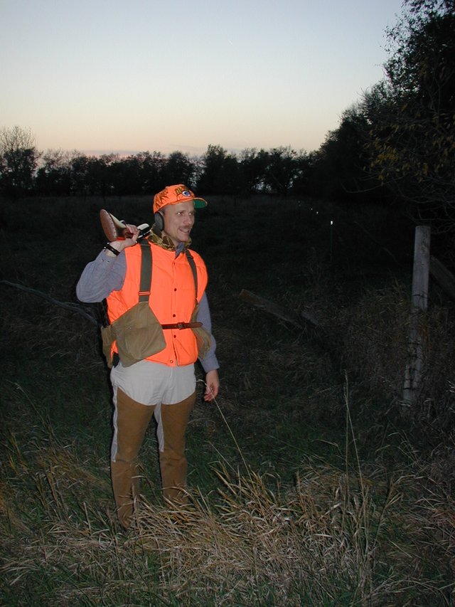 2004-10-26-Pheasant-Hunting-16-Dan.JPG