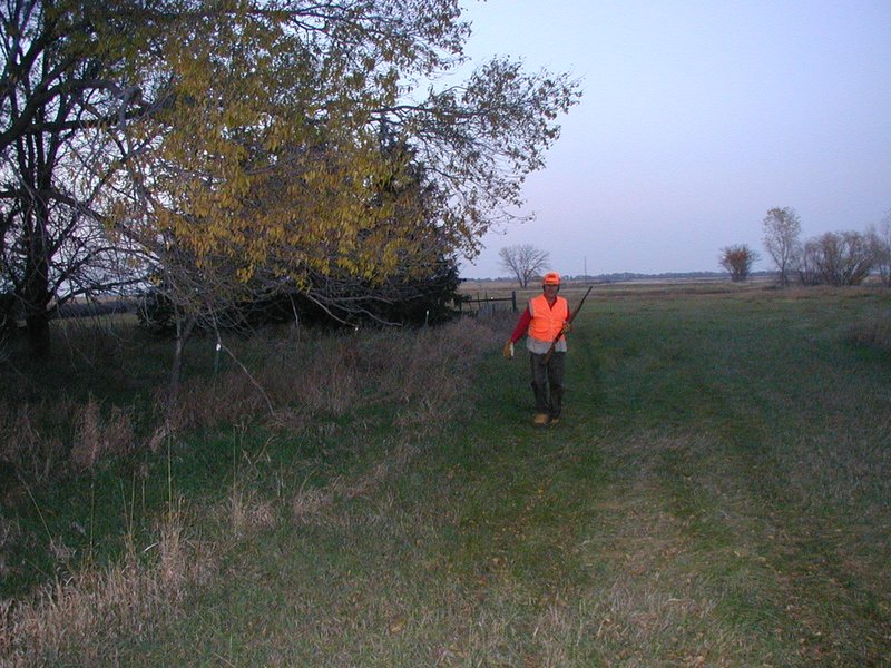 2004-10-26-Pheasant-Hunting-15-Tim.JPG