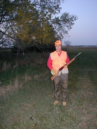 2004-10-26-Pheasant-Hunting-17-Tim.JPG